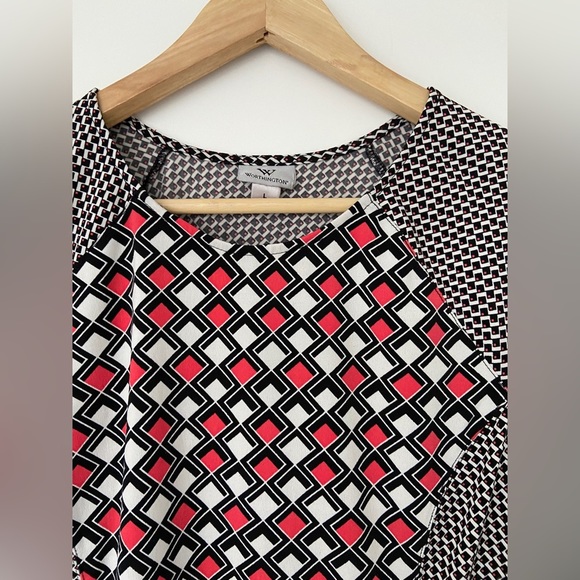 WORTHINGTON BLACK/WHITE/CORAL GEOMETRIC PATTERN BLOCKED TOP, LARGE - Picture 3 of 9